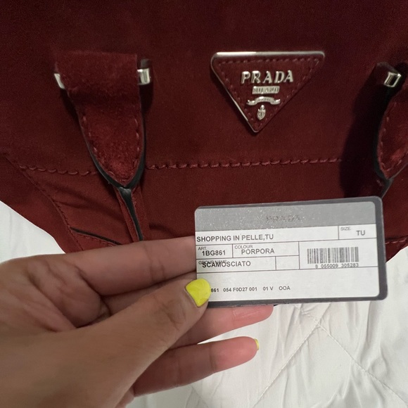 SOLD!! ✅ BNWT. 💯 Authentic Prada Galleria Shopping Tote, Crossbody strap. - Picture 4 of 13